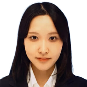 CPAは通信講座やオンライン自習室、質問対応などのサポートが充実しており、海外にいながらも不安なく学習をスタートできました